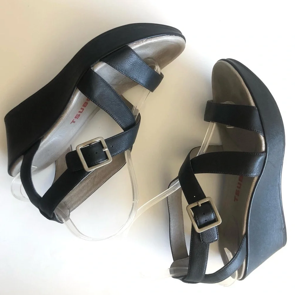 Tsubo Olivette Black Leather Wedge Sandal